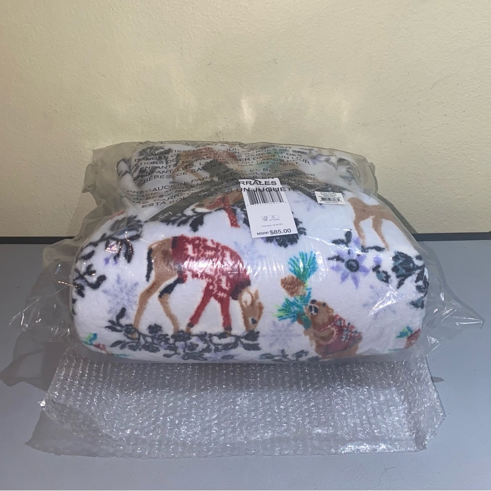 Vera Bradley Merry Mischief Snow Day Wearable Blanket, Color: White Multicolor - Picture 7 of 8